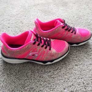 Pink skechers